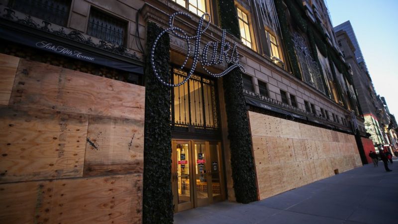 Saks 5th Avenue boarded up